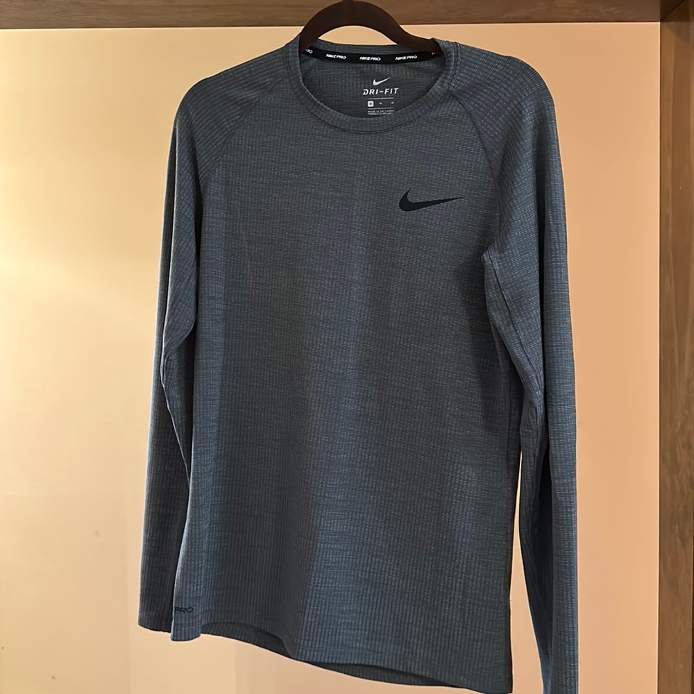 Nike long sleeve tee